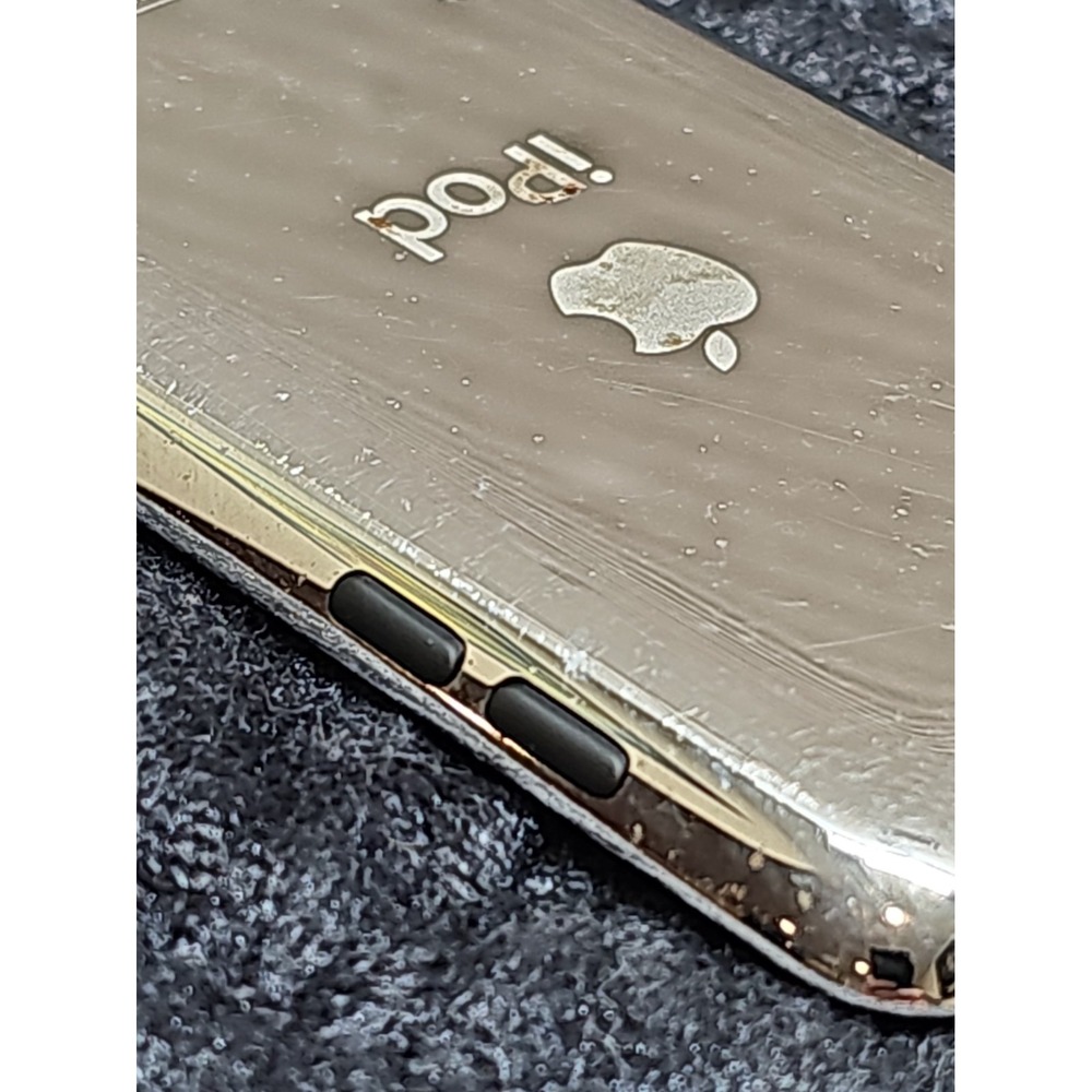 Apple iPod Touch 4th Gen WHITE & SILVER | Model A1367 | 8GB | RESET - Picture 5 of 10